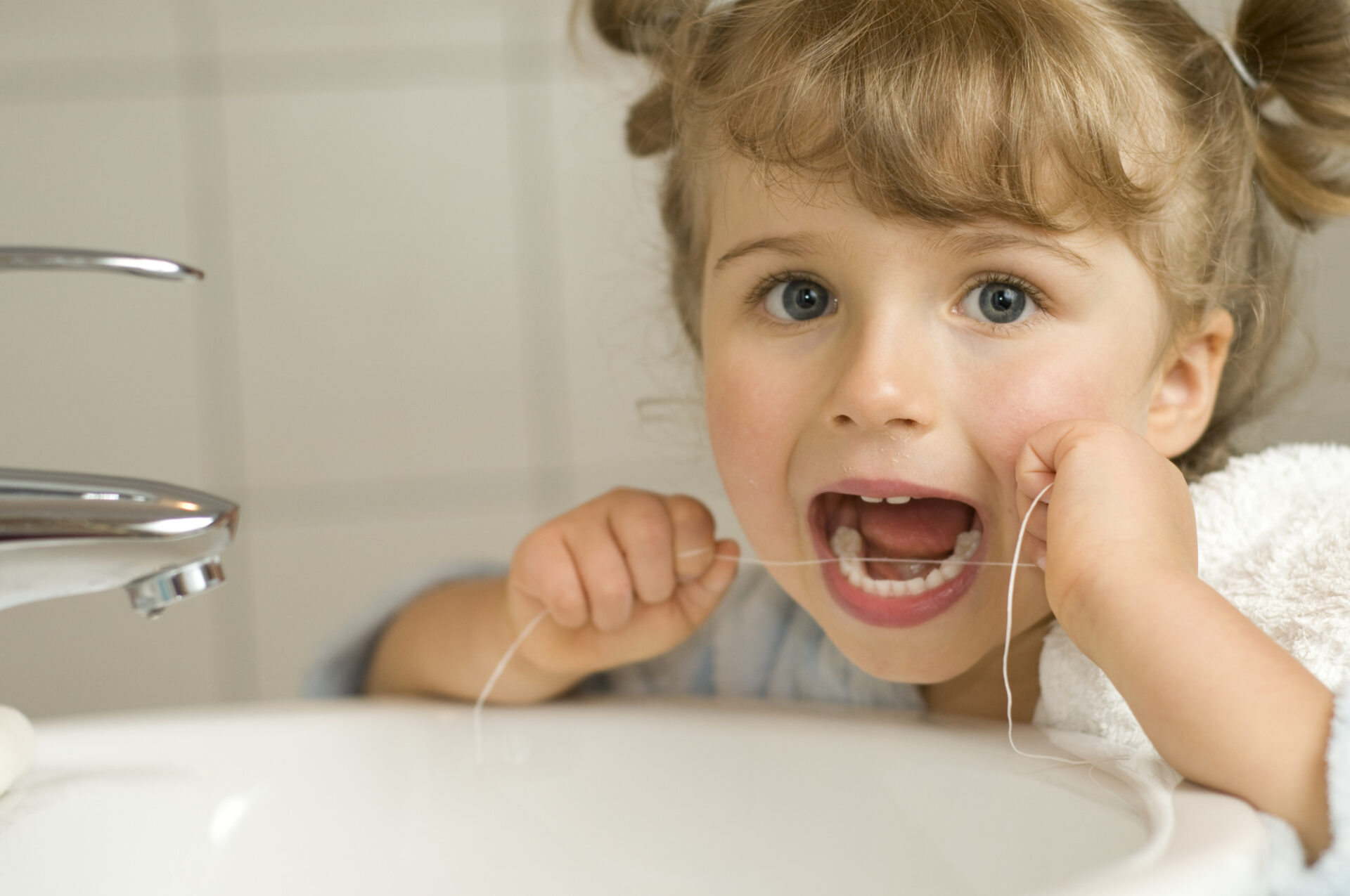 When and How to Get Your Kids Flossing - Park Place Kids